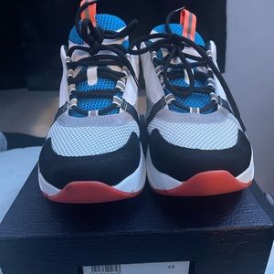 Brand New Dior B22 size 10.5 willing to negotiate just hit the offer button! 💯